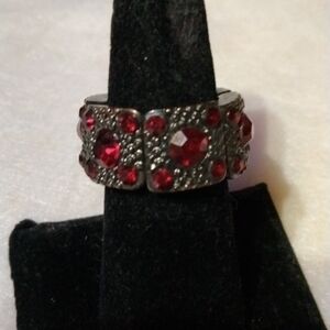 Black and garnet ring size 8 stretch (sku 412)